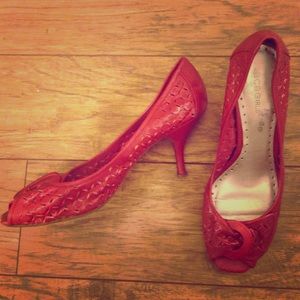 Dorothy red BCBG heels