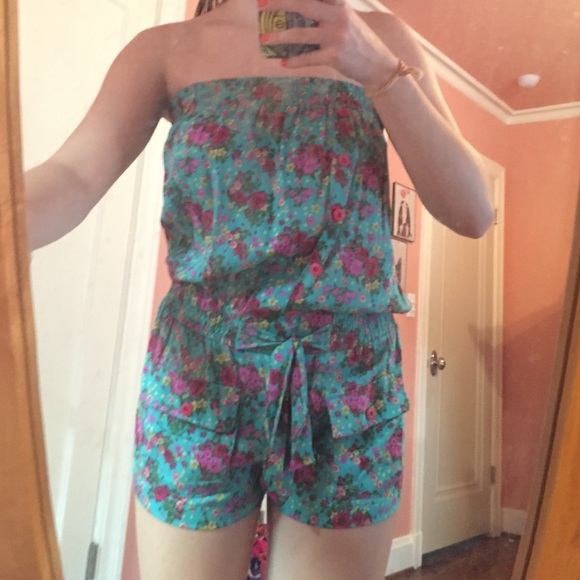 Strapless floral romper