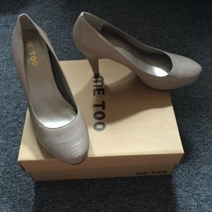 Me Too, Gray Pumps. Leather upper