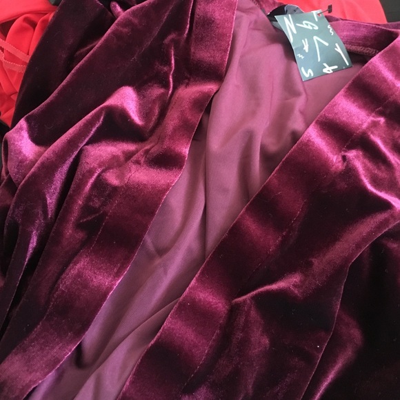 Velvet Red Jumpsuit 🍷 - Picture 2 of 2