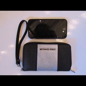 Michael Kors wristlet