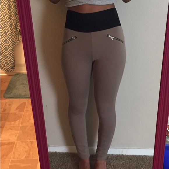 Cute tan leggings with zipper designs 😍 - Picture 2 of 4
