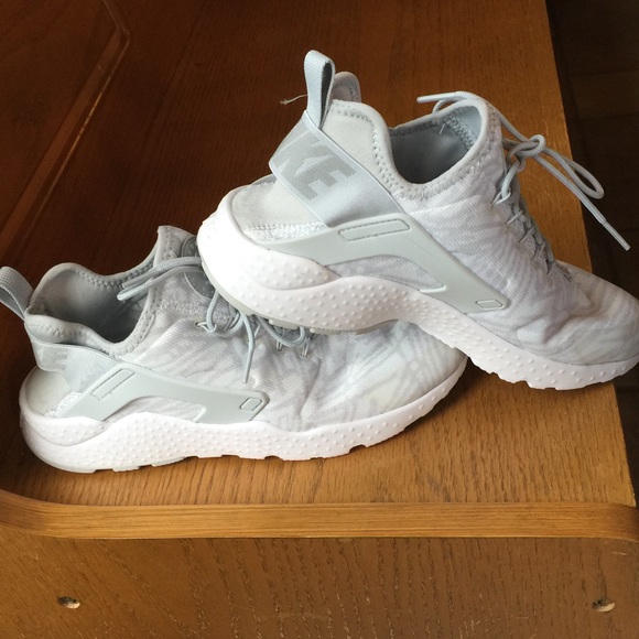 Women's Nike Air Huaraches