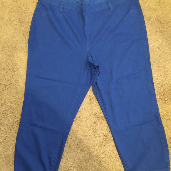 Faded Glory stretch Capri