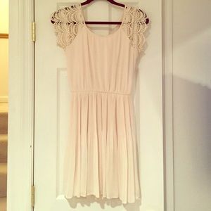Lace sleeved dress
