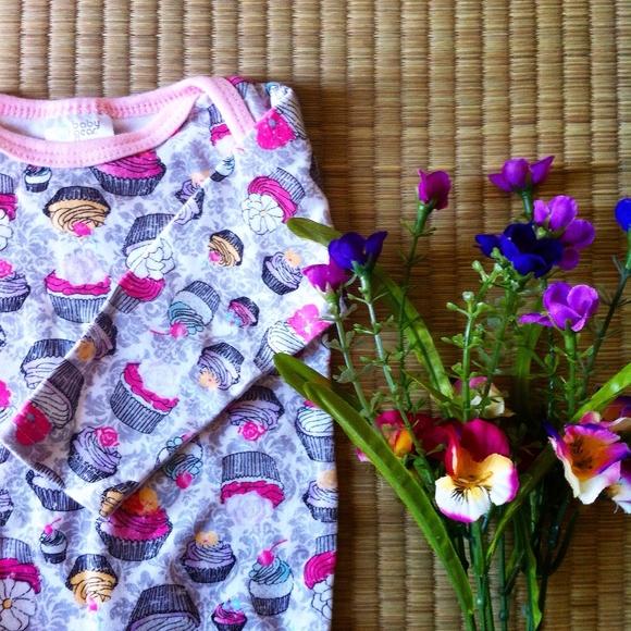 Baby Gear Cupcakes Onesie!
