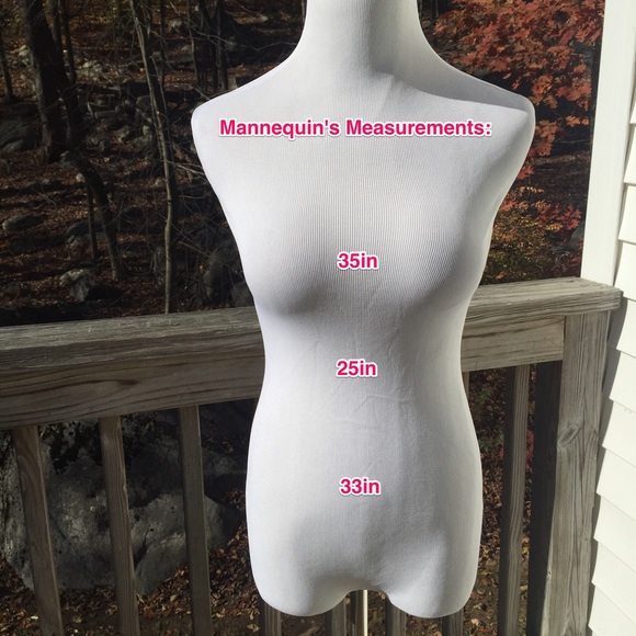 Meet your posher, Sara Tiffany! - Picture 2 of 4