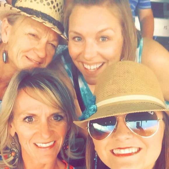 Meet your Posher, Mariah - Picture 1 of 1