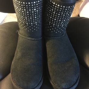 Black Ugg boots