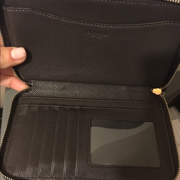 Brown coach wristlet clutch. Excellent condition!! - Picture 4 of 4