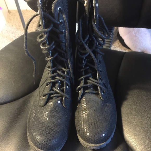 Justice boots size 6