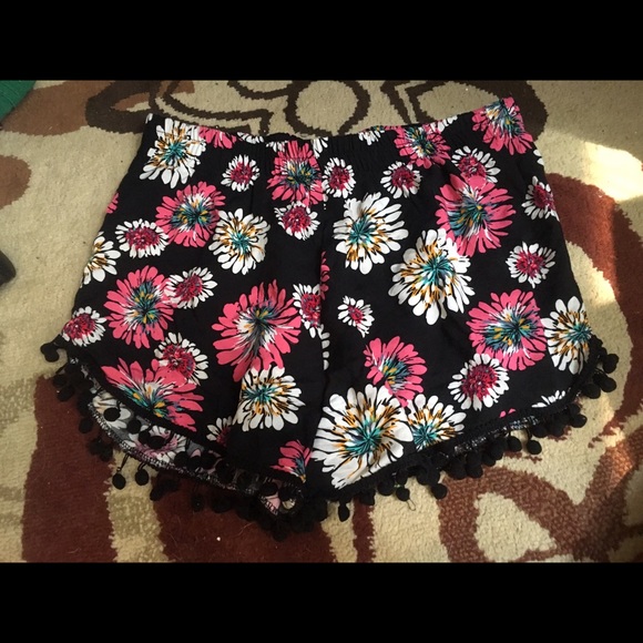 Floral Pom Pom shorts