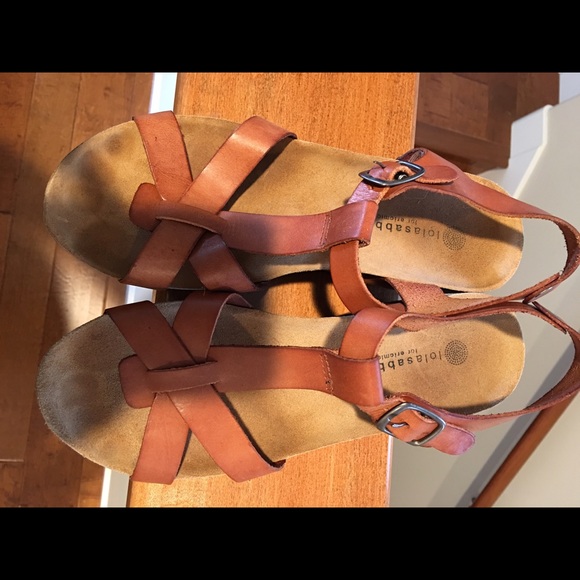 Platform sandals. Comfort.