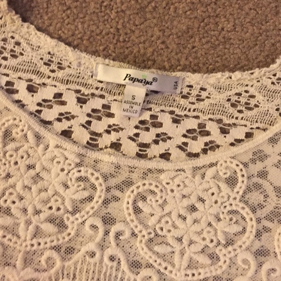 Aforable lace tshirt - Picture 2 of 2