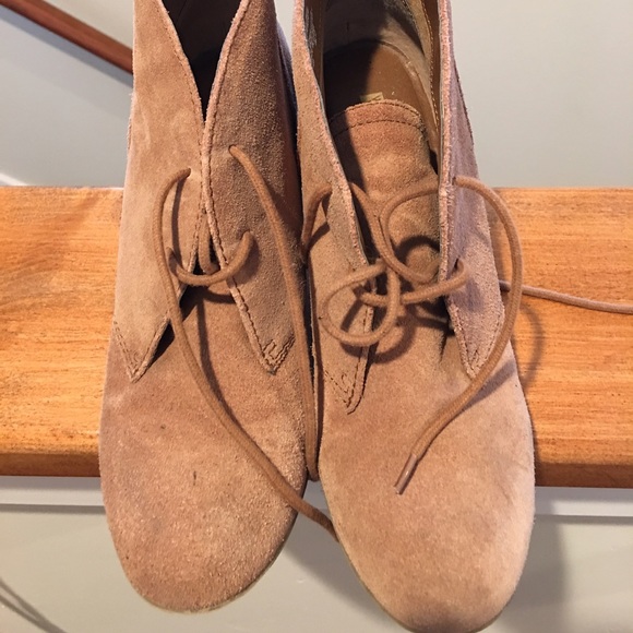 White mountain wedge booties