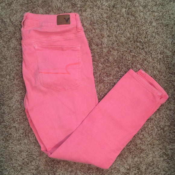 American Eagle hot pink crops