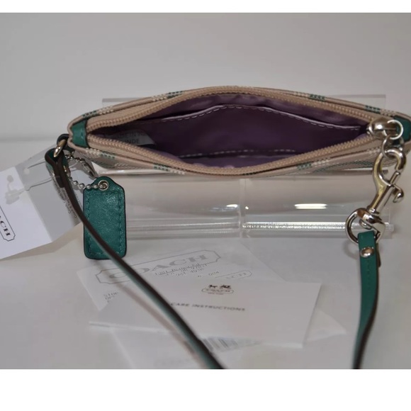 Coach Ashley dot OP Art Sm Wristlet - Picture 4 of 4