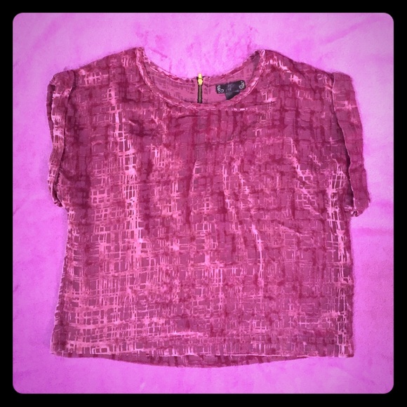 BOGO DONATING 9/30/18!! 💋 Cute pink blouse 💋