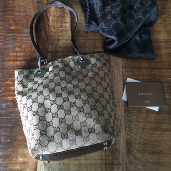 Gucci bucket hand bag