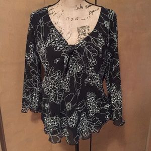 Feminine black & white blouse
