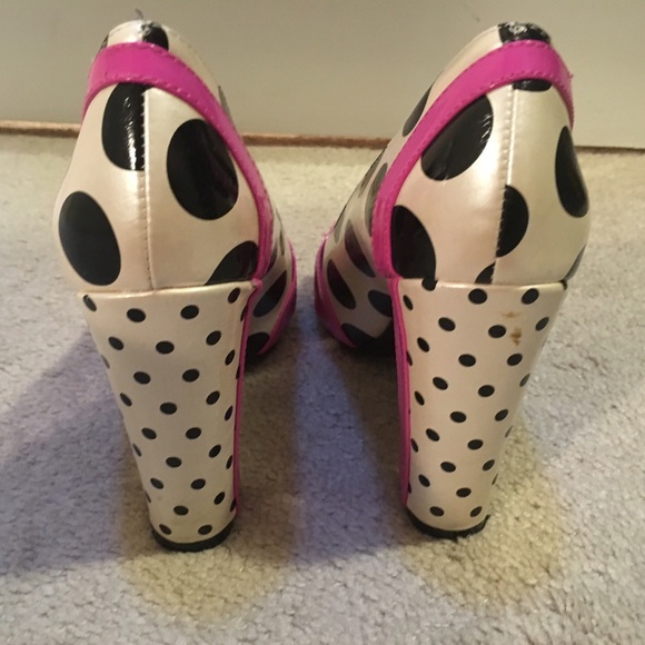 Hot Pink and Black Polka Dot Peep Toe Pumps - Picture 4 of 4