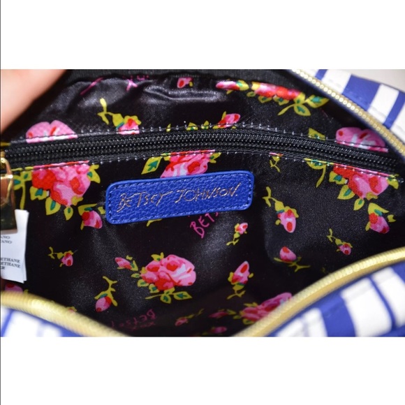 Betsey Johnson Crossbody Navy Camera Bag - Picture 3 of 4