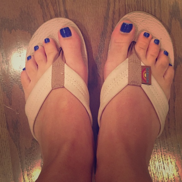 Cream colored leather Rainbow sandals!