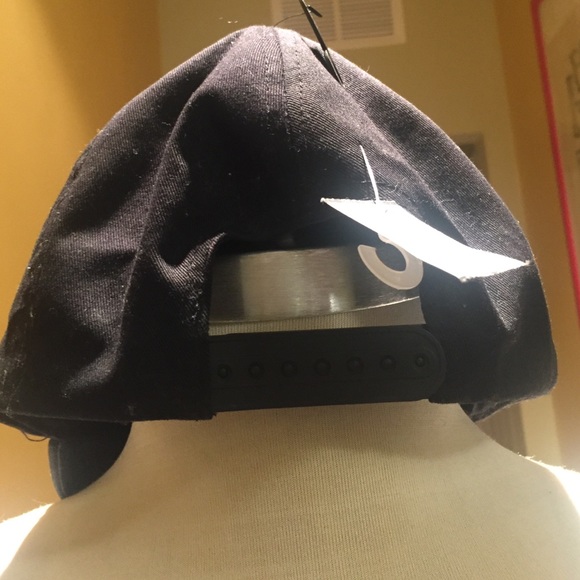 Black Snap Back Baseball Hat Hot - image 3