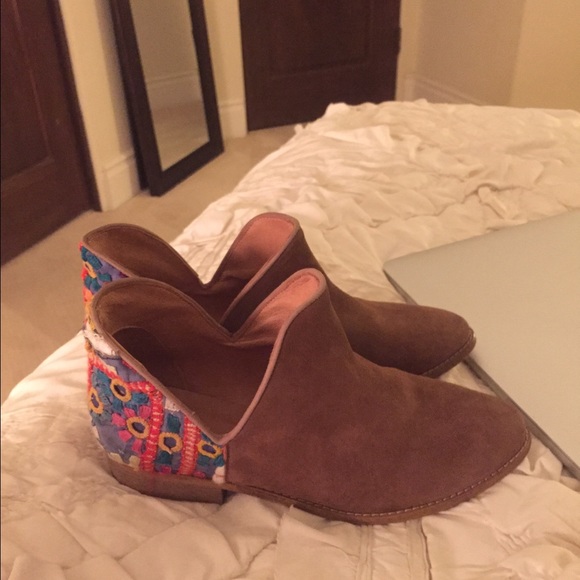 LF shoes/boots - Picture 2 of 3