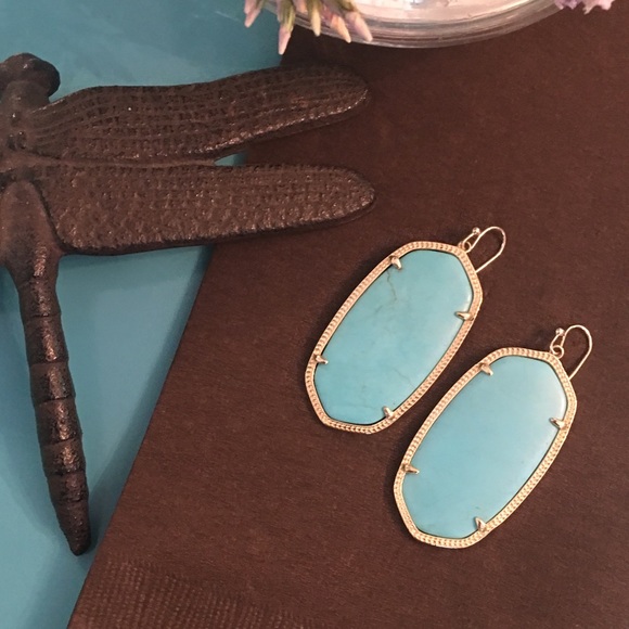 SOLD Kendra Scott Turq 💙 Gold Hardware Danielles