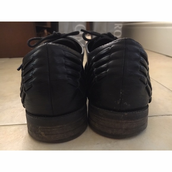 ‼️FINAL LOWEST PRICE ‼️Forever 21 Weaved Oxfords - Picture 3 of 4