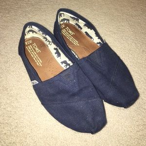 Toms (navy) blue shoes