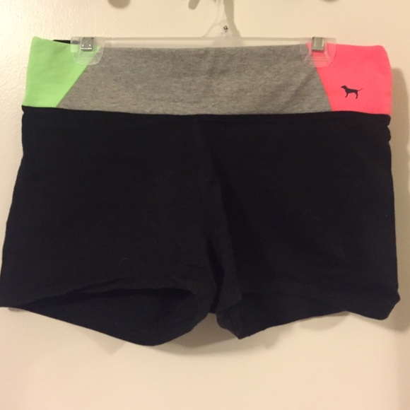 VS PINK yoga short 🎄