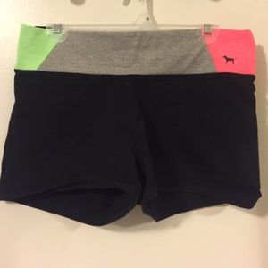VS PINK yoga short 🎄