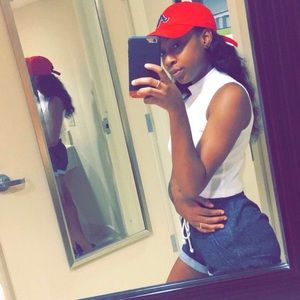 Meet your Posher, Sierra