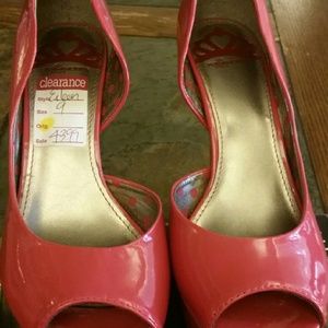 Peep toe heels