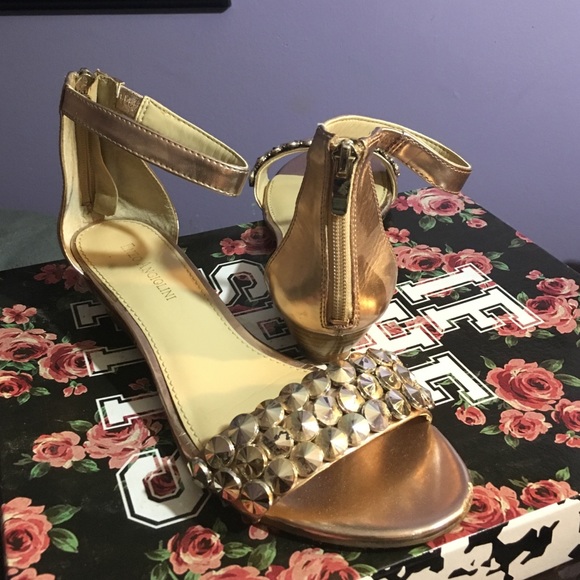 enzo sandals