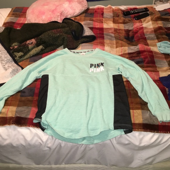 (SOLD ON Ⓜ️) long sleeve VS PINK shirt