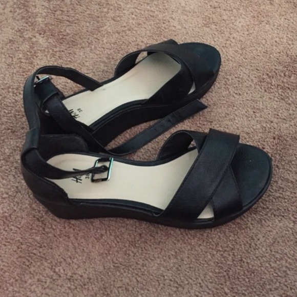 Crisscross Wedges