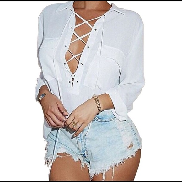 DEEP V FRONT LACE BLOUSE - Picture 3 of 4