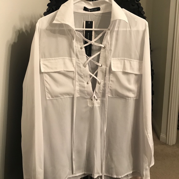 DEEP V FRONT LACE BLOUSE - Picture 4 of 4