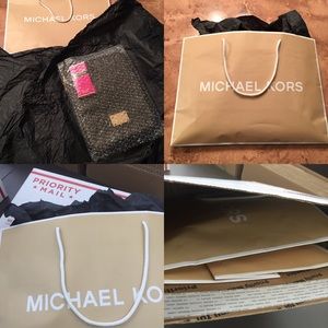 Shipped 📦✈️🚚
