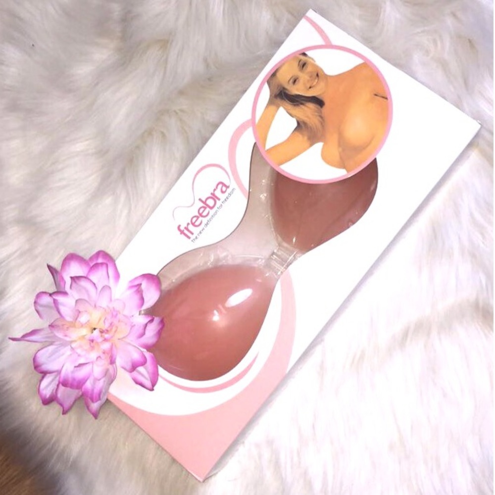 $10 Sale! 2x Invisible Silicone Bra! 💸