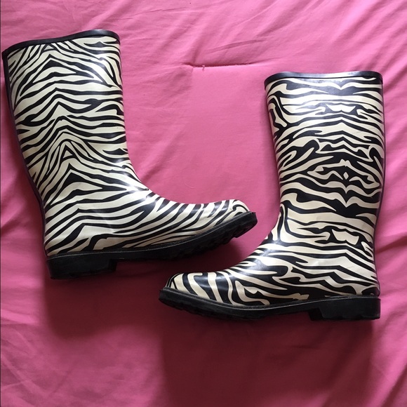 Zebra Rainboots💕