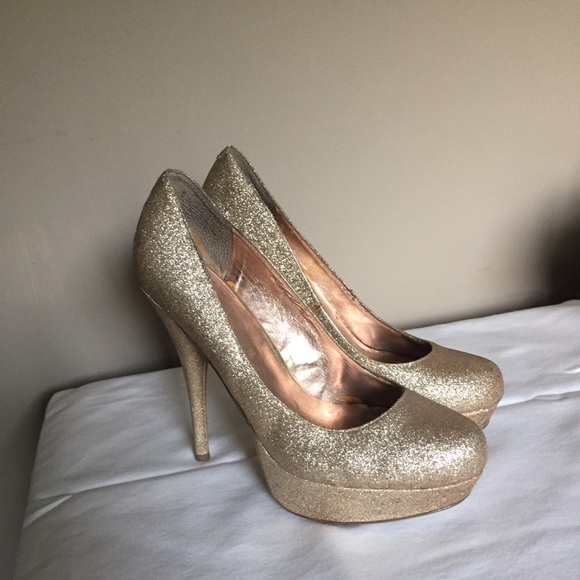 Bakers Shoes - Baker's Gold Sparkly Pumps