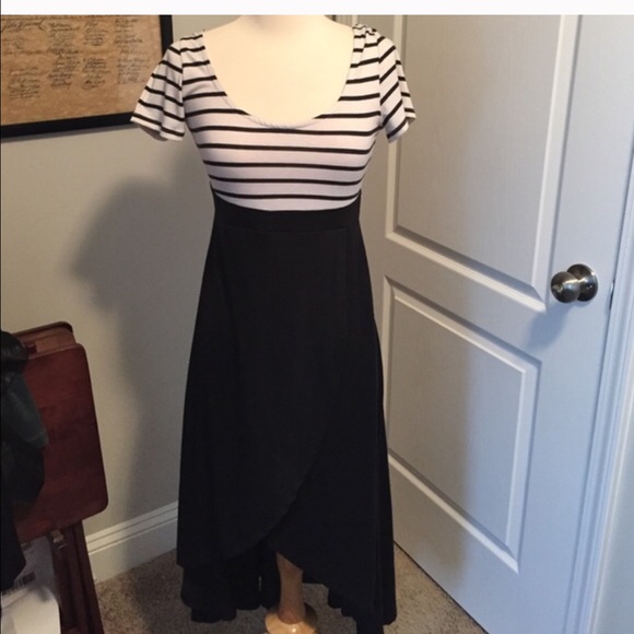 Derek Heart Dresses & Skirts - Derek Heart hi-low dress, black & white Size M