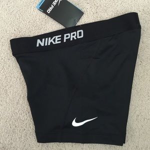 NWT Nike Pro 3" Size S