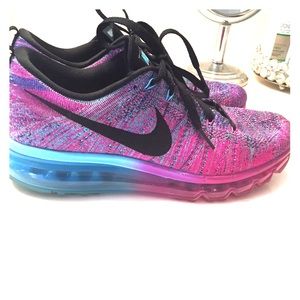Nike air max fly knit women's size 9.5