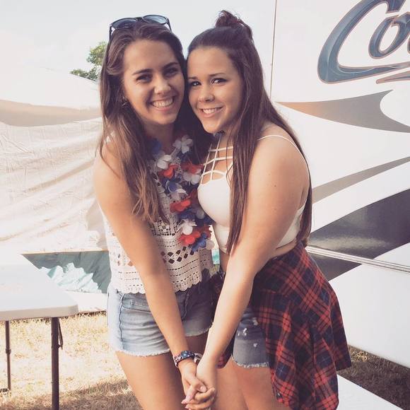 Meet your Posher, Jessica - Picture 1 of 1