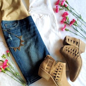 {A Pea In The Pod} Maternity 2 Jean Skirts Denim